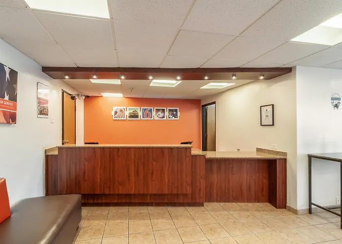 Motel 6-Naperville, Il
